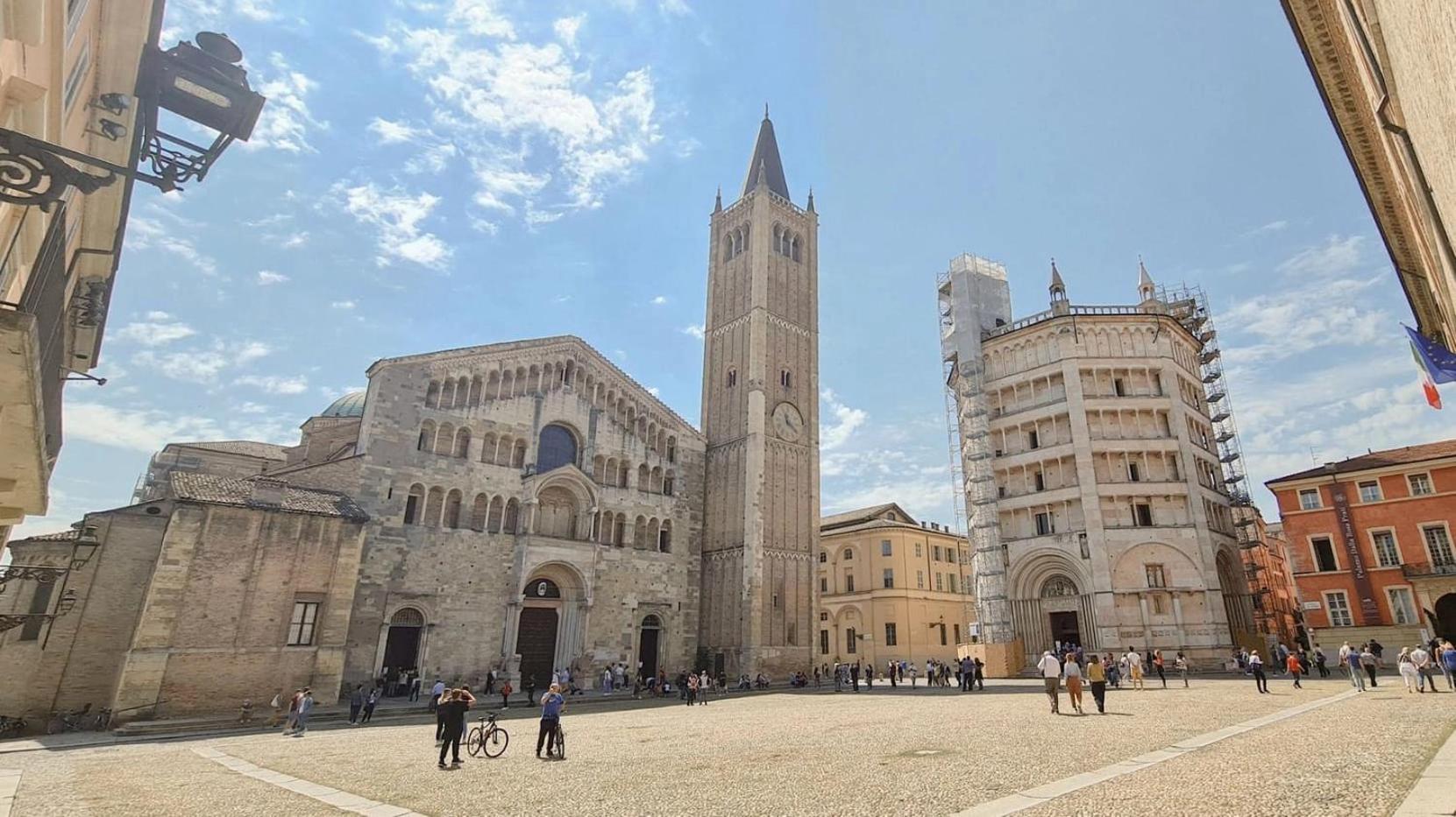 Appartamento Luxury 6 Al Duomo Di Parma Esterno foto
