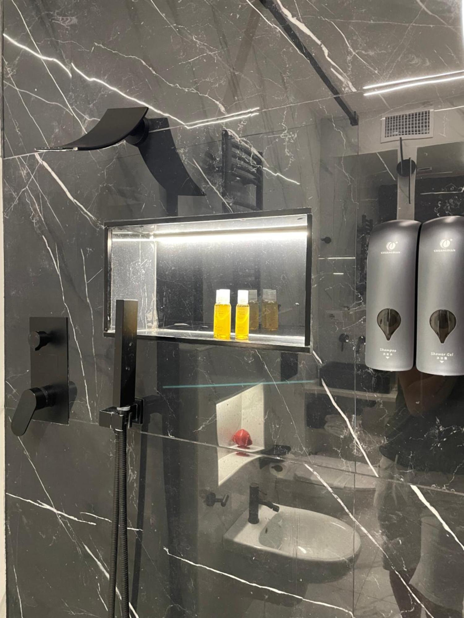 Appartamento Luxury 6 Al Duomo Di Parma Esterno foto
